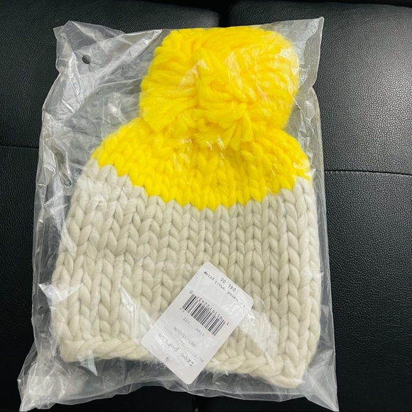 NWT✨Free People Cozy Up Color Blocked Beanie gray/yellow - Picture 2 of 4